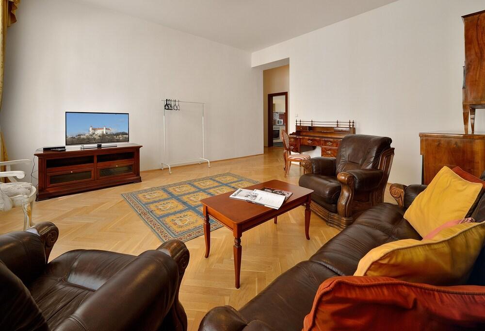 Ambiente Serviced Apartments - Tallerova Bratislava Ngoại thất bức ảnh