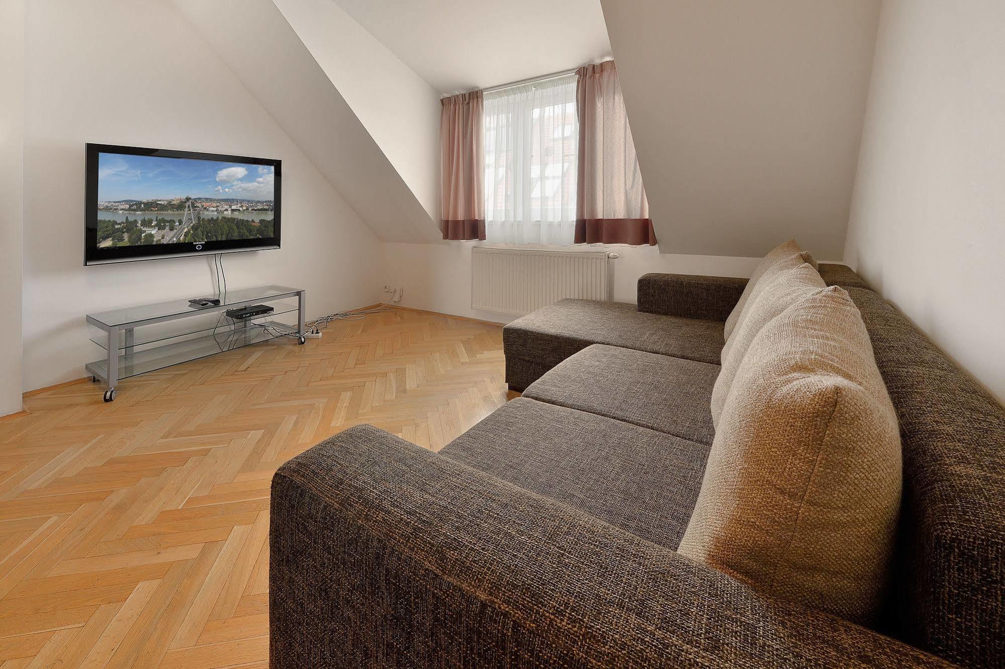 Ambiente Serviced Apartments - Tallerova Bratislava Ngoại thất bức ảnh