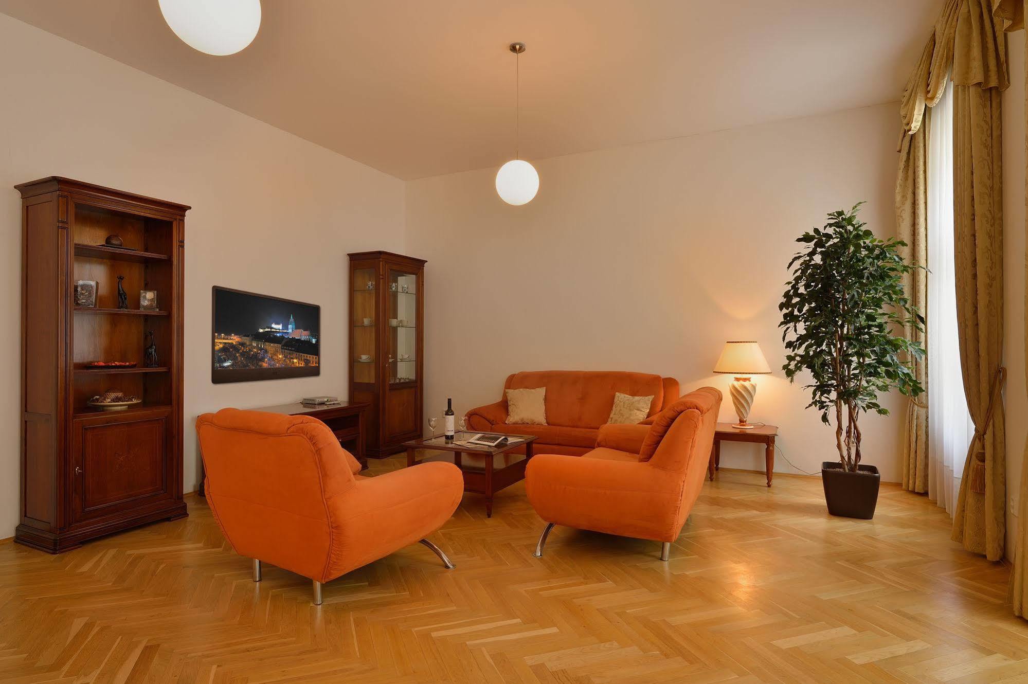 Ambiente Serviced Apartments - Tallerova Bratislava Ngoại thất bức ảnh
