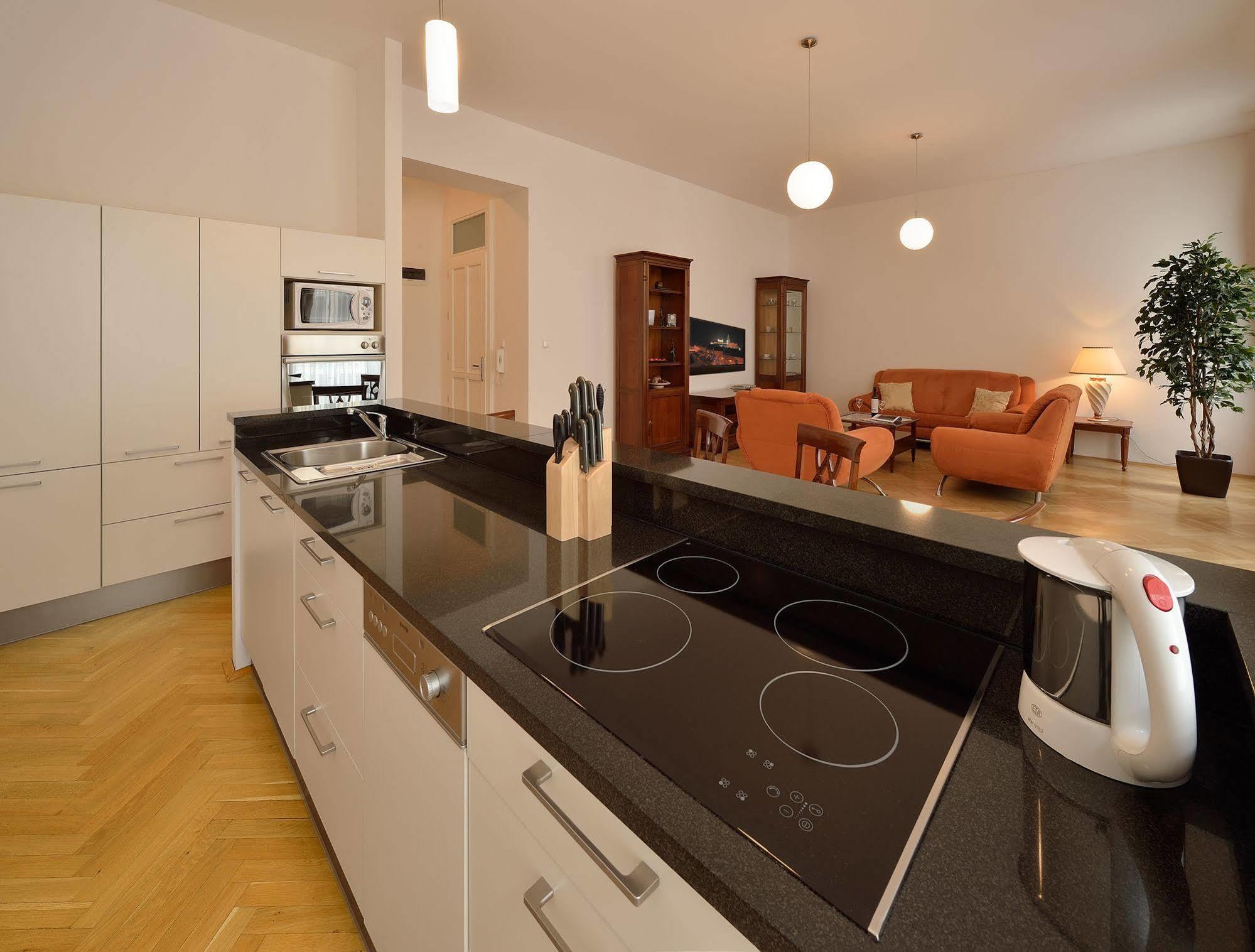 Ambiente Serviced Apartments - Tallerova Bratislava Ngoại thất bức ảnh