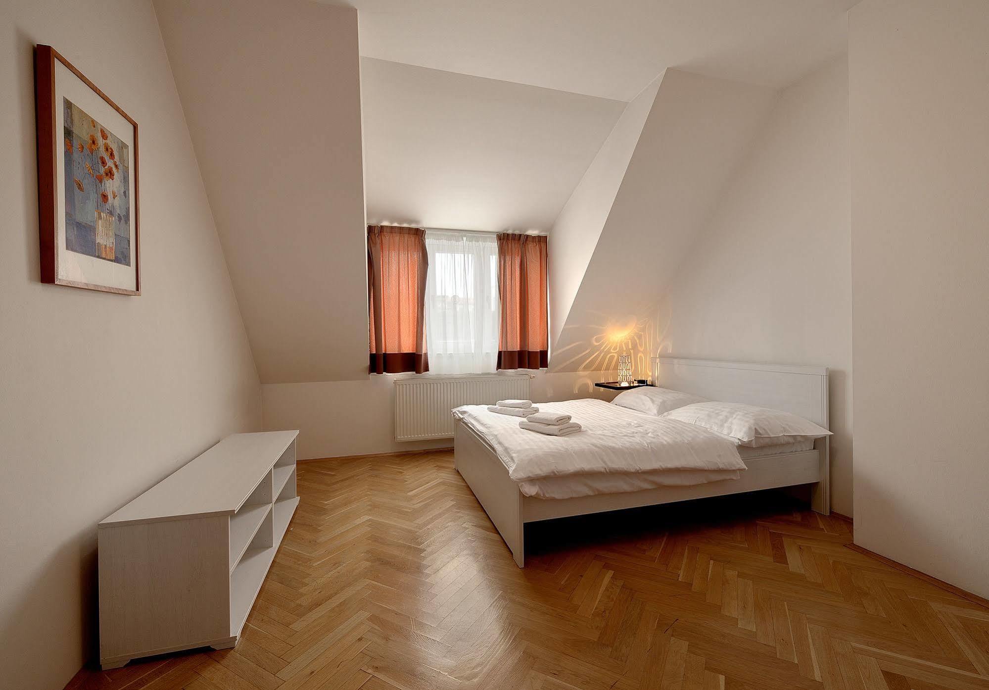 Ambiente Serviced Apartments - Tallerova Bratislava Ngoại thất bức ảnh