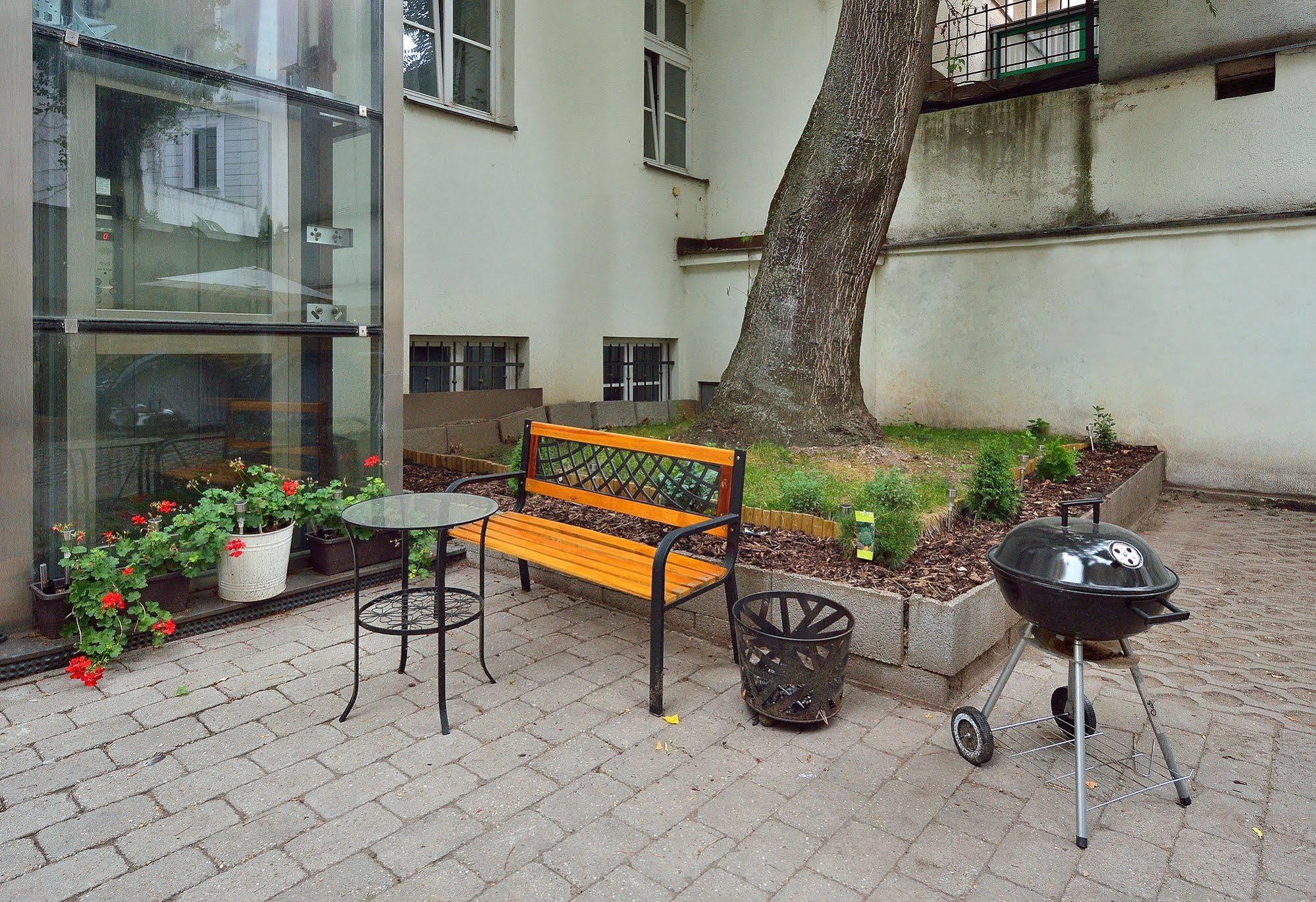 Ambiente Serviced Apartments - Tallerova Bratislava Ngoại thất bức ảnh