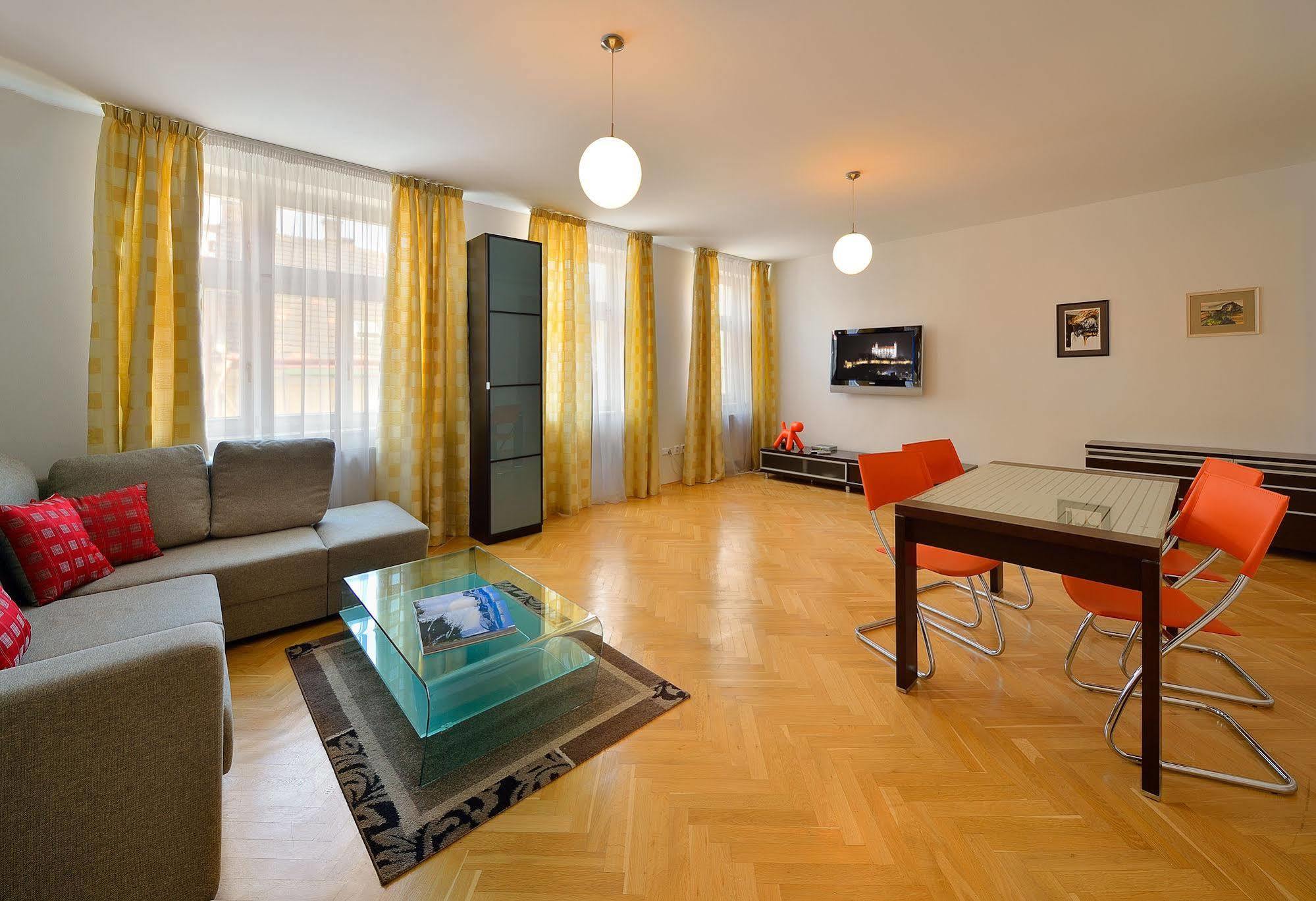 Ambiente Serviced Apartments - Tallerova Bratislava Ngoại thất bức ảnh