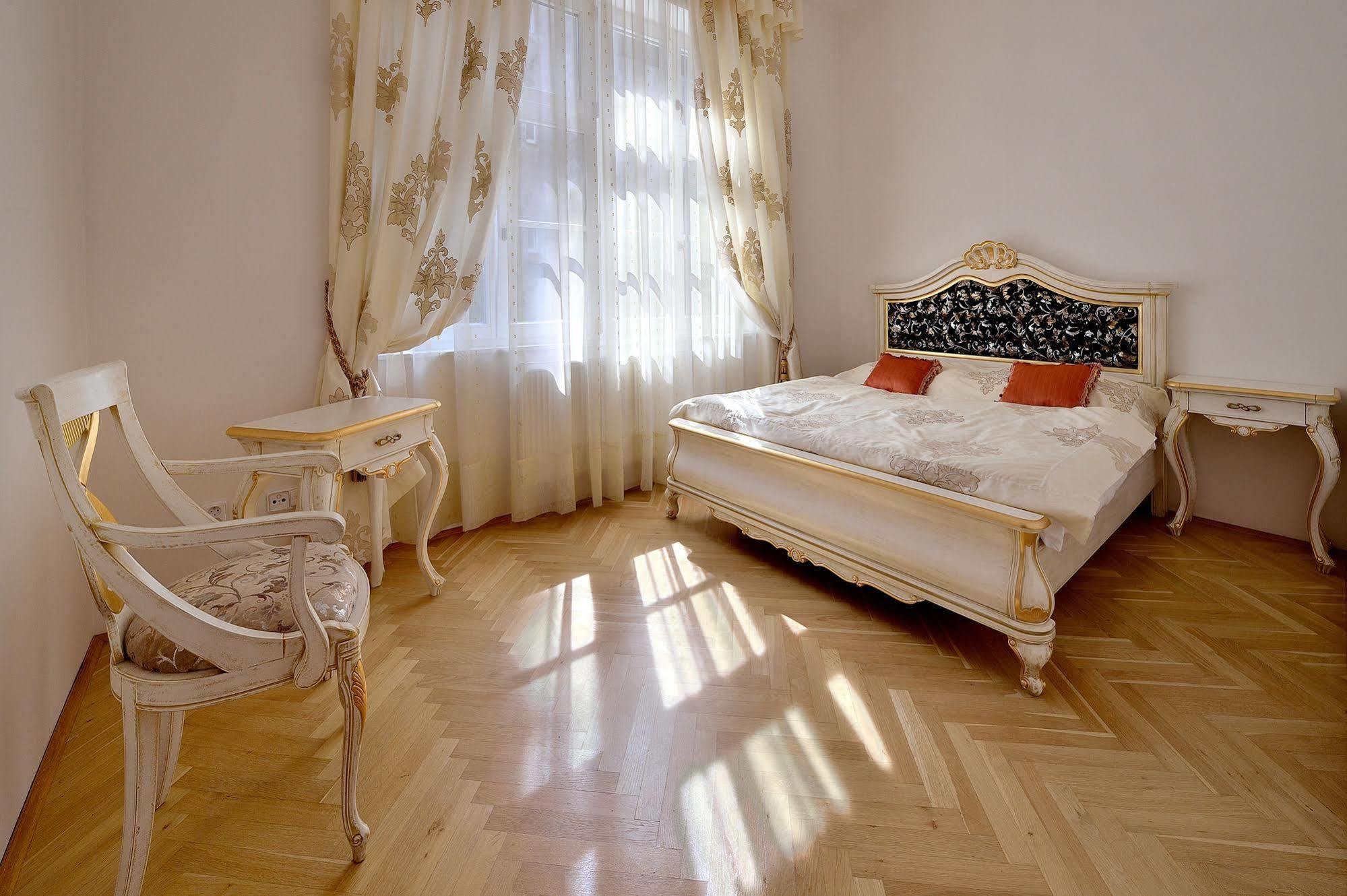 Ambiente Serviced Apartments - Tallerova Bratislava Ngoại thất bức ảnh