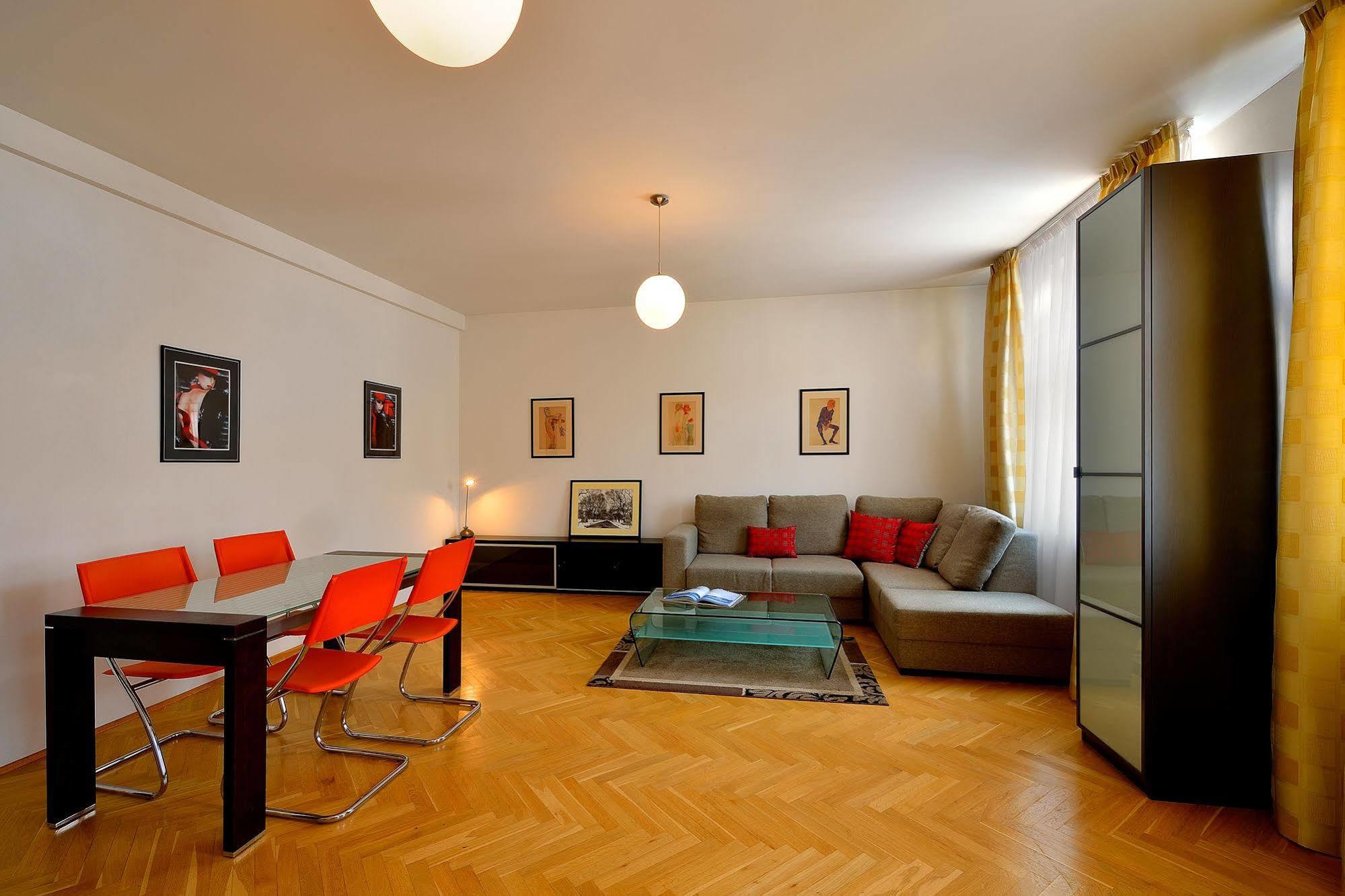 Ambiente Serviced Apartments - Tallerova Bratislava Ngoại thất bức ảnh